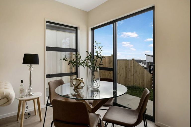 Photo of property in 7 Horokaka Street, Massey, Auckland, 0614
