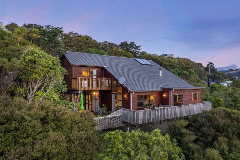 Photo of property in 72 Leeward Drive, Whitby, Porirua, 5024