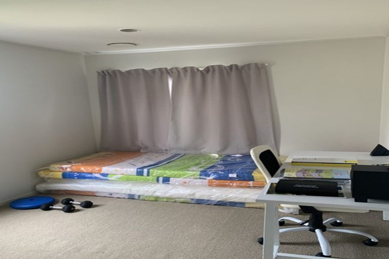 Photo of property in 13 Gloaming Place, Conifer Grove, Takanini, 2112