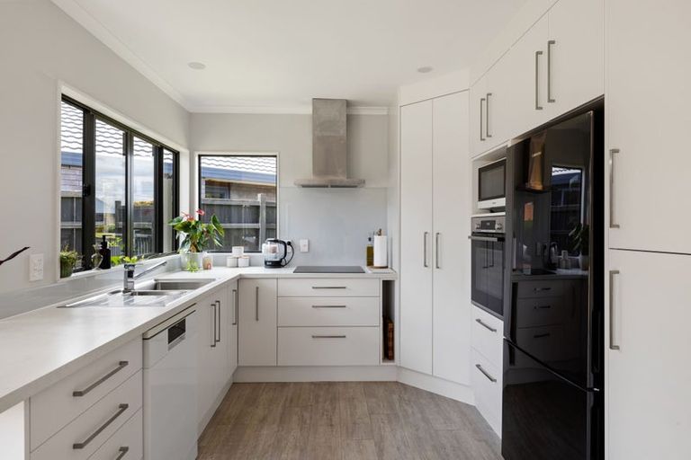 Photo of property in 13 Mangakoea Place, St Andrews, Hamilton, 3200