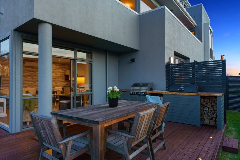 Photo of property in 11 Island View Terrace, Waikanae Beach, Waikanae, 5036