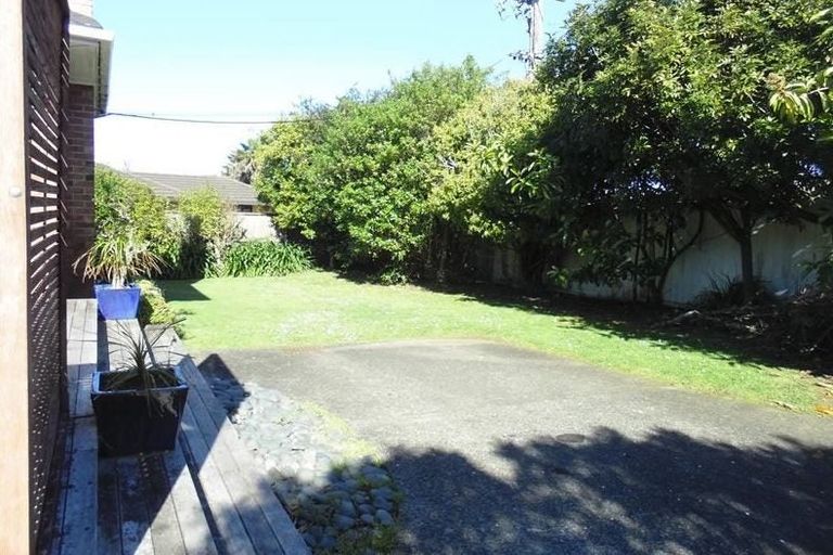 Photo of property in Gull - Unmanned, 1/1 Rangitira Avenue, Takapuna, Auckland, 0622