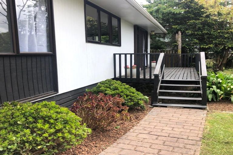 Photo of property in 2/5 Compass Place, Te Atatu Peninsula, Auckland, 0610