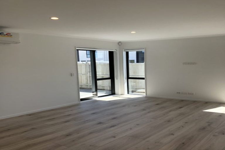 Photo of property in 33 Pepene Avenue, Takanini, 2112