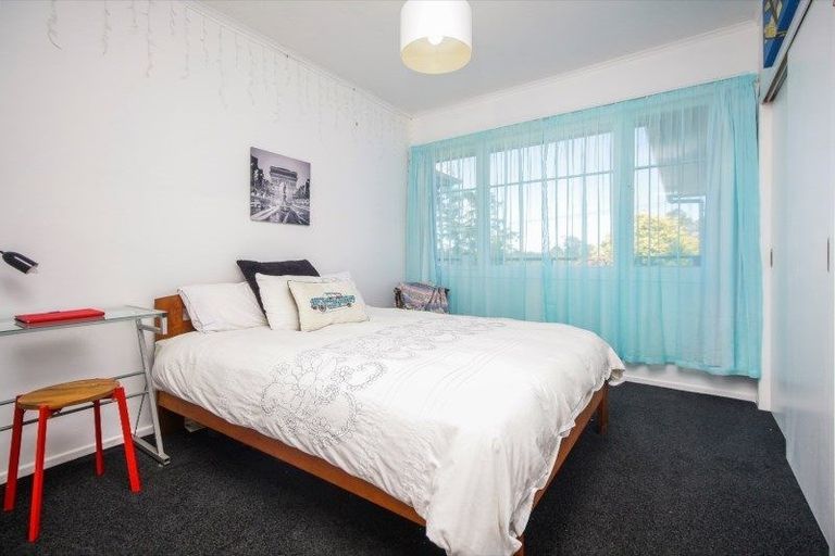 Photo of property in 12 Maui Street, New Lynn, Auckland, 0600