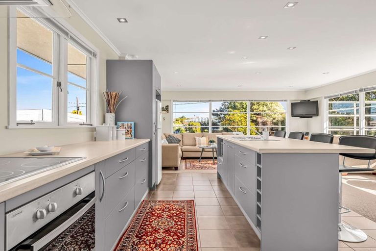 Photo of property in 33 James Mcleod Road, Shelly Beach, South Head, 0874