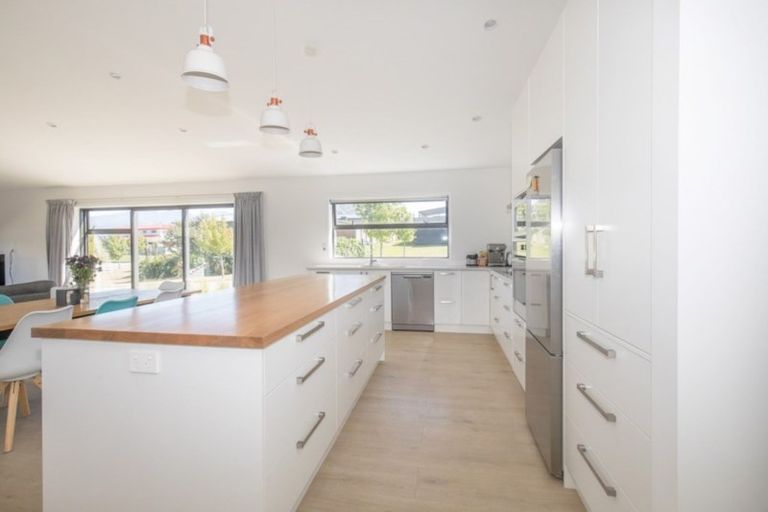 Photo of property in 34 Minaret Ridge, Wanaka, 9305