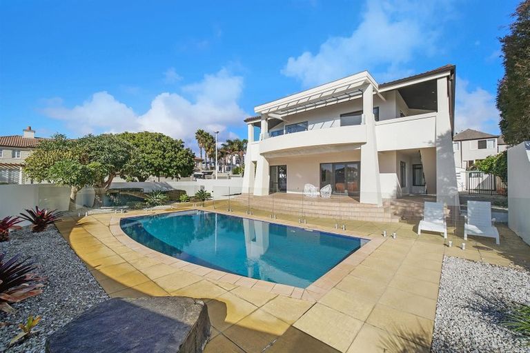 Photo of property in 12 Quedley Court, Eastern Beach, Auckland, 2012