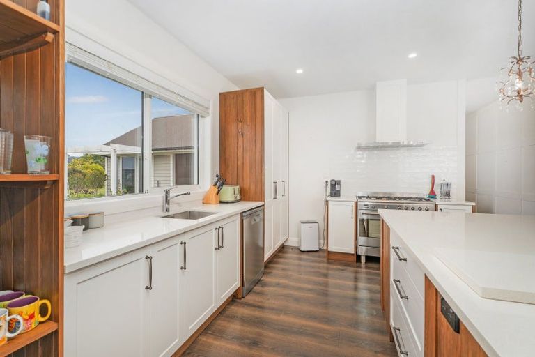 Photo of property in 5 Lady Jocelyn Place, Whitianga, 3510