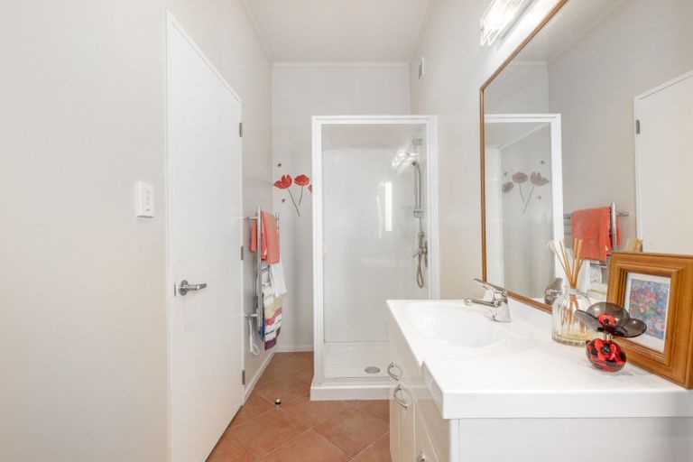 Photo of property in 72 Leeward Drive, Whitby, Porirua, 5024