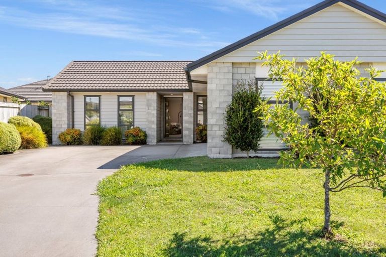 Photo of property in 11 Kahuparere Crescent, Pyes Pa, Tauranga, 3112