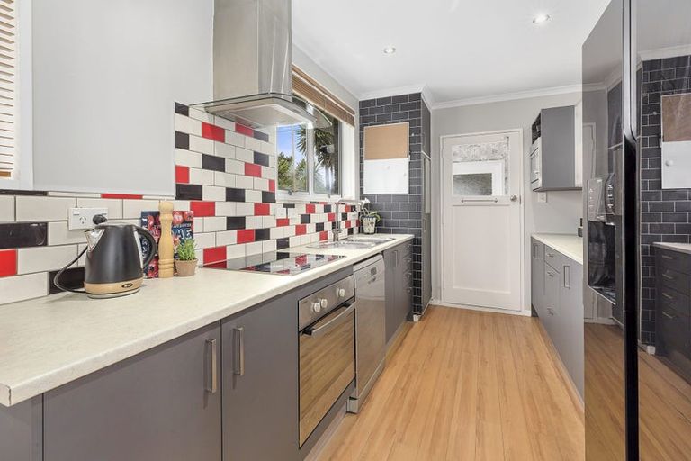 Photo of property in 9 Admiralty Street, Crofton Downs, Wellington, 6035