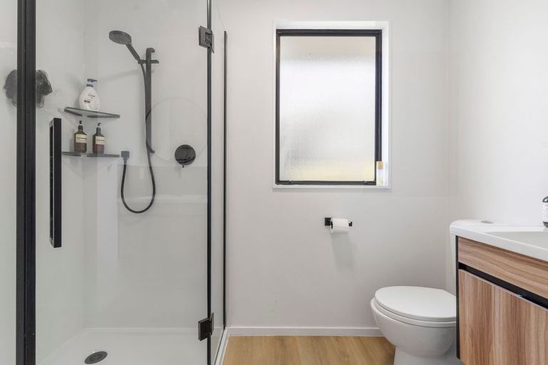 Photo of property in 2/63a Colwill Road, Massey, Auckland, 0614