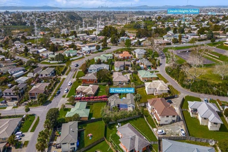 Photo of property in 52 Hewlett Road, Massey, Auckland, 0614