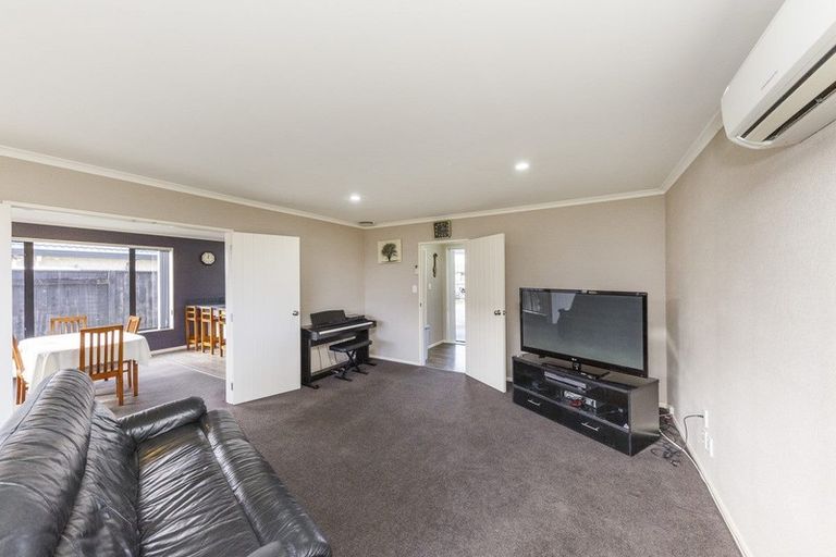 Photo of property in 23 Geneva Terrace, Kelvin Grove, Palmerston North, 4414