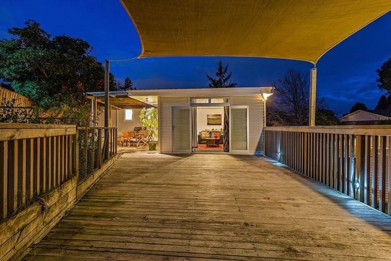 Photo of property in 25 Crompton Road, Massey, Auckland, 0614