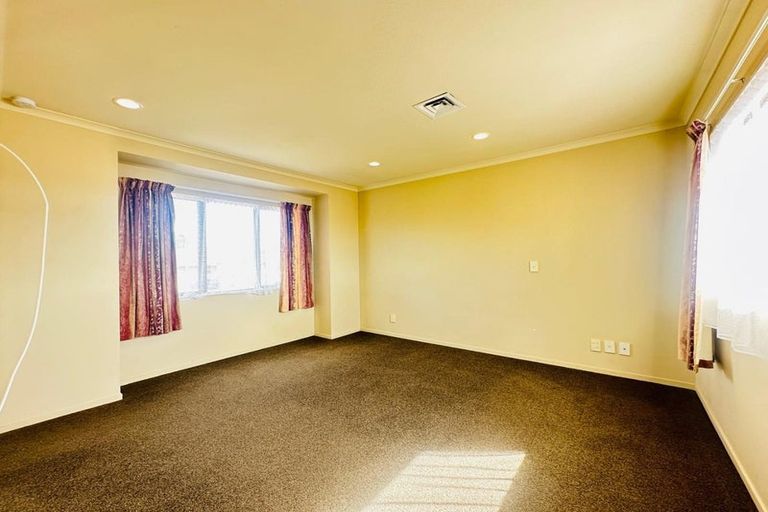 Photo of property in 5 Drumbeg Close, Flat Bush, Auckland, 2019