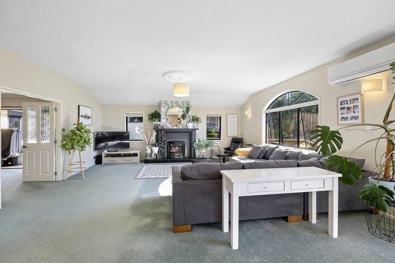 Photo of property in 4 Willow Place, Whalers Gate, New Plymouth, 4310
