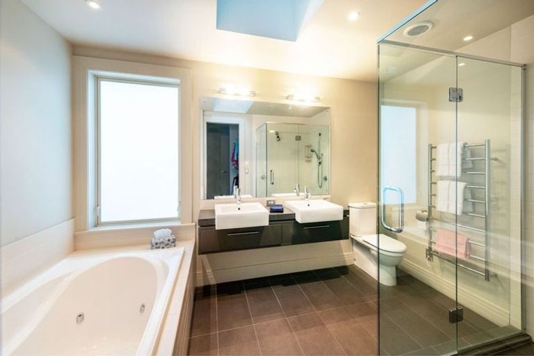 Photo of property in 11 Kelliher Drive, Wanaka, 9305