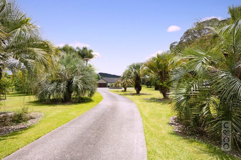 Photo of property in 832 Old North Road, Waimauku, 0882