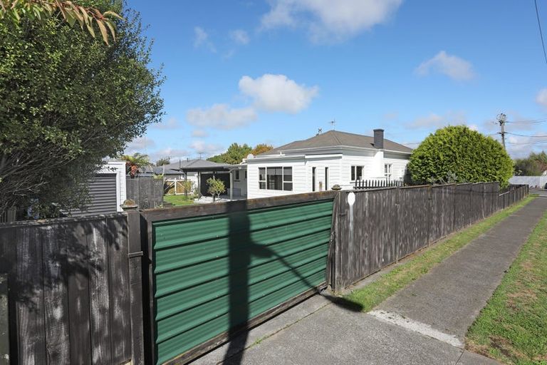 Photo of property in 40 Follett Street, Marton, 4710