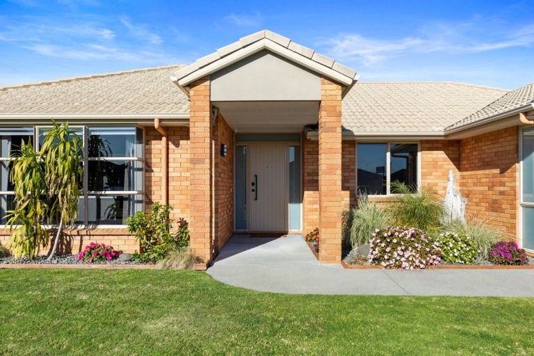 Photo of property in 1 Roxbury Place, Papamoa Beach, Papamoa, 3118
