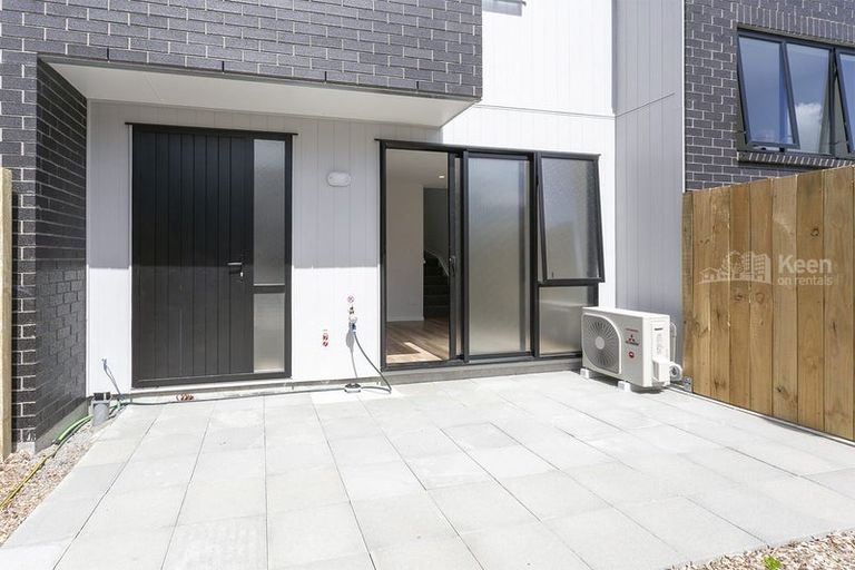 Photo of property in 13 Tokai Place, Glen Eden, Auckland, 0602