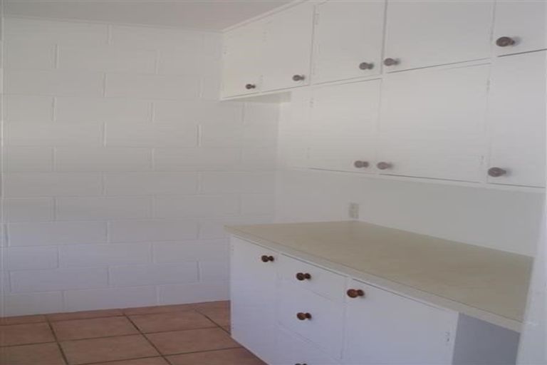 Photo of property in 2/7 Phillips Place, Havelock North, 4130