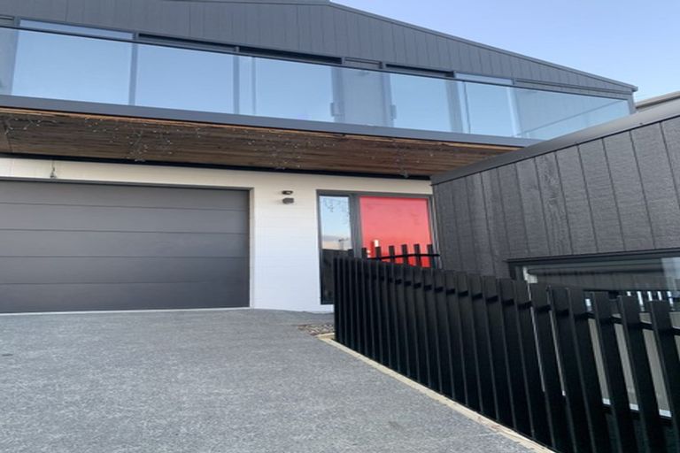 Photo of property in 14 City View Terrace, Birkenhead, Auckland, 0626