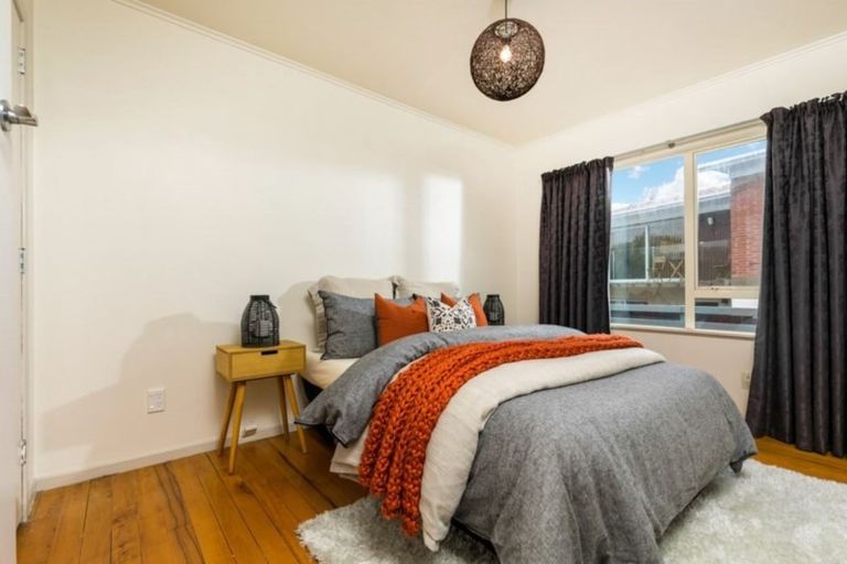 Photo of property in 48 Waimumu Road, Massey, Auckland, 0614