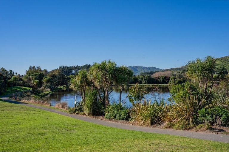 Photo of property in 410 Mazengarb Road, Paraparaumu, 5032