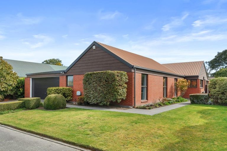 Photo of property in 8 Parr Place, Ilam, Christchurch, 8041