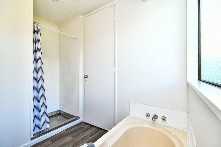 Photo of property in 6 Leaming Place, Clarks Beach, 2122