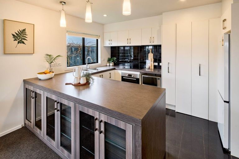 Photo of property in 49 Sunstone Crescent, Brown Owl, Upper Hutt, 5018