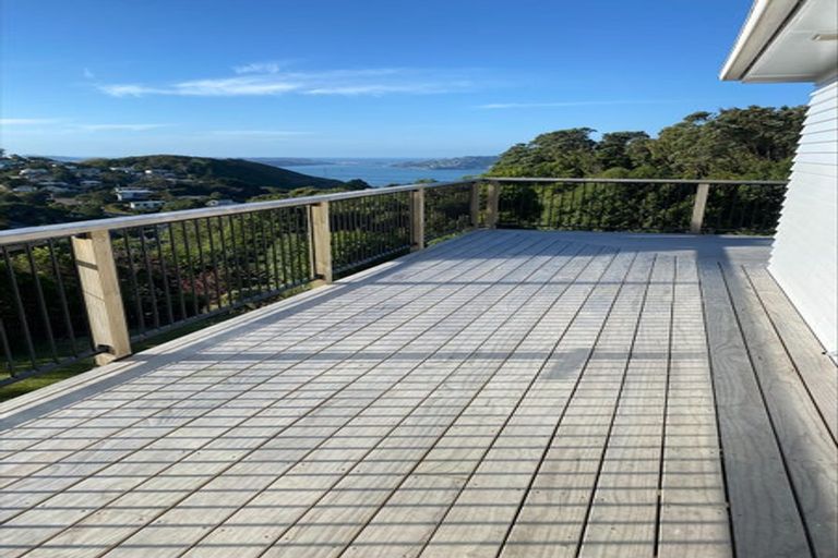 Photo of property in 86 Ruskin Road, Newlands, Wellington, 6037