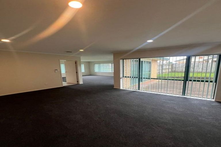 Photo of property in 3 Nephin Place, East Tamaki Heights, Auckland, 2016