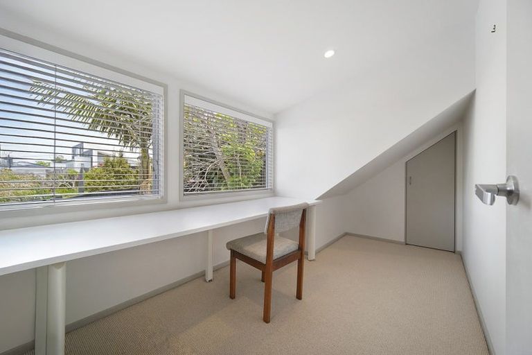 Photo of property in 1/26 Onepoto Road, Hauraki, Auckland, 0622