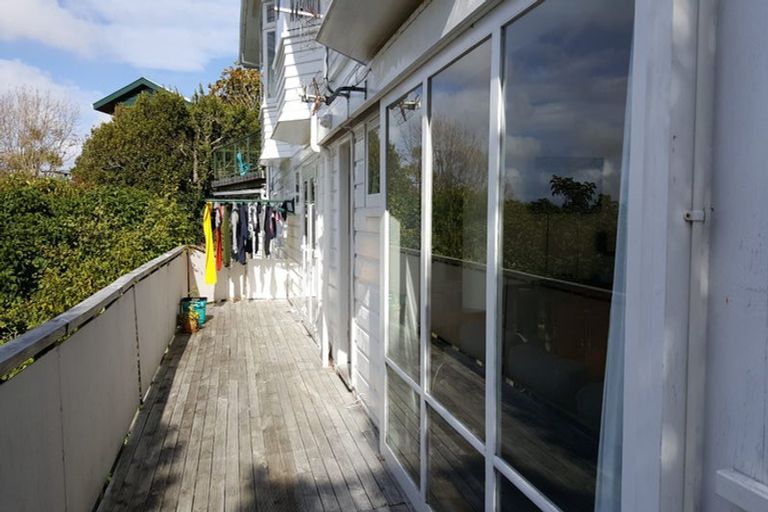 Photo of property in 37 Putnam Street, Northland, Wellington, 6012