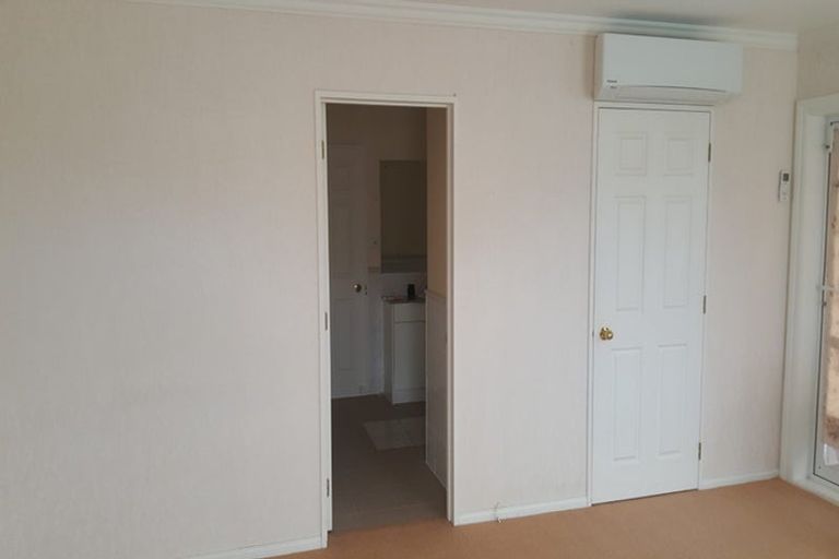 Photo of property in 32 Middlefield Drive, East Tamaki Heights, Auckland, 2016