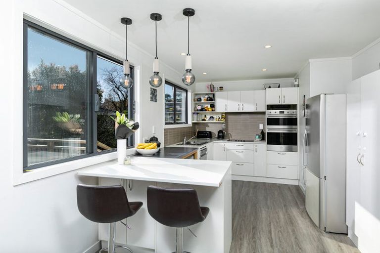 Photo of property in 125 Solar Road, Glen Eden, Auckland, 0602