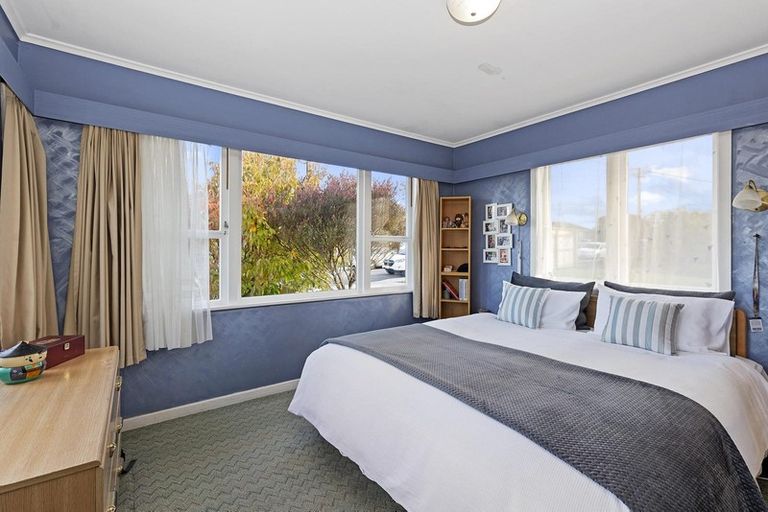 Photo of property in 6 Marlene Avenue, Te Atatu South, Auckland, 0610