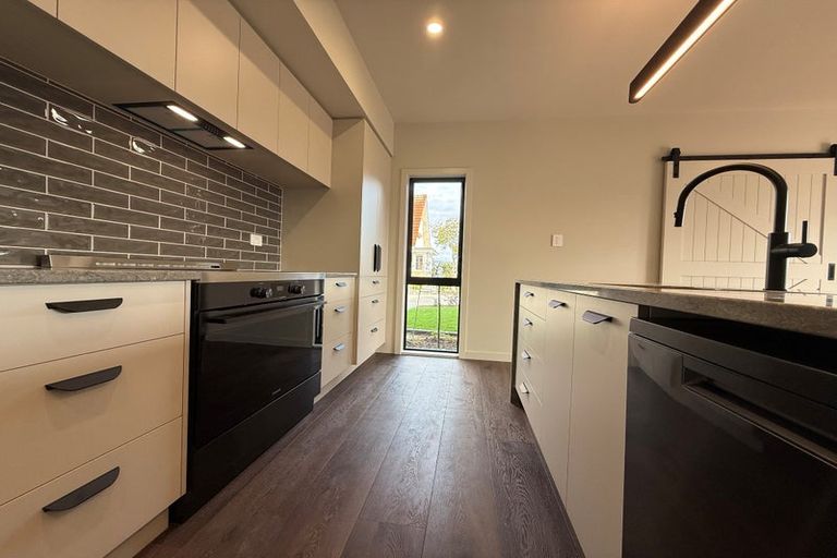 Photo of property in 114a Bartholomew Road, Levin, 5510