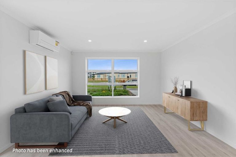 Photo of property in 19 Uatoto Road, Clarks Beach, 2122