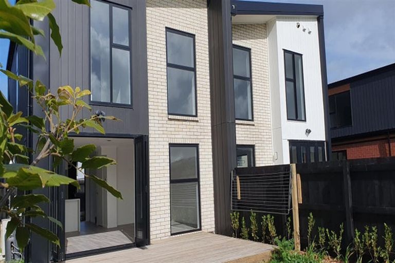 Photo of property in 21 Waikaha Street, Pokeno, 2472