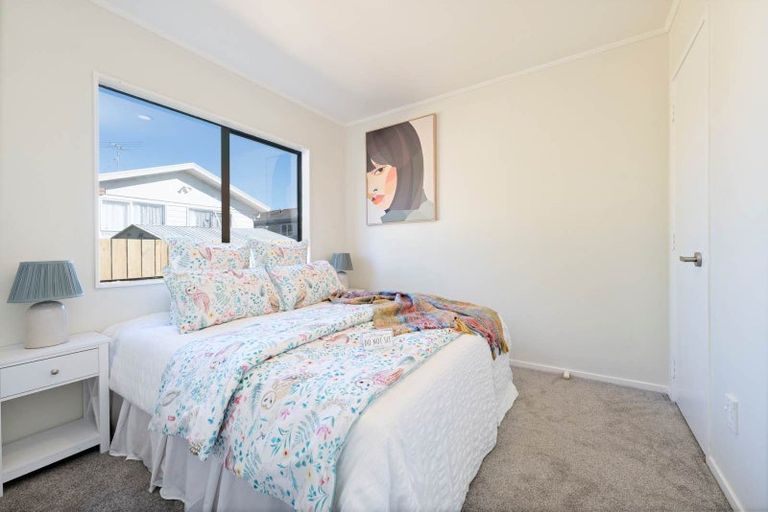 Photo of property in 1/26 Karepo Crescent, Ranui, Auckland, 0612