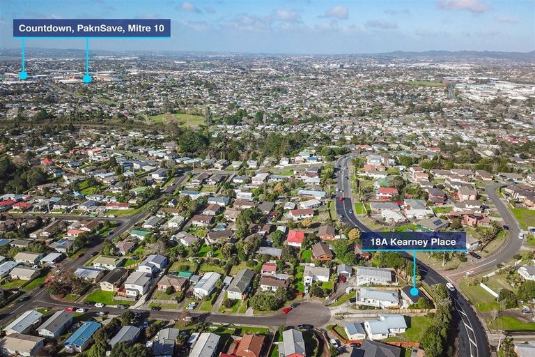 Photo of property in 18a Kearney Place, Massey, Auckland, 0614