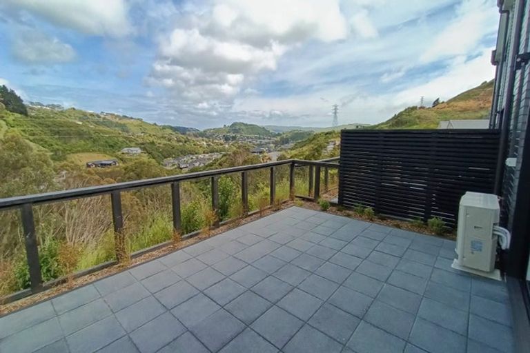 Photo of property in 32 Holystone Road, Whitby, Porirua, 5024