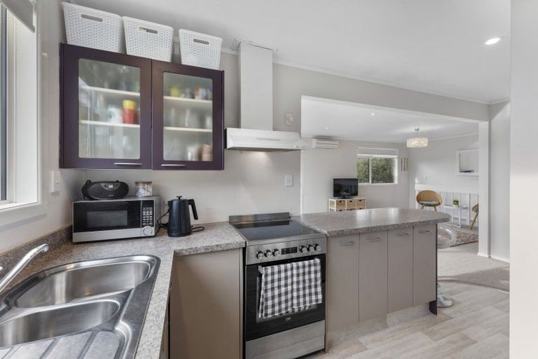 Photo of property in 107f2 Allington Road, Karori, Wellington, 6012