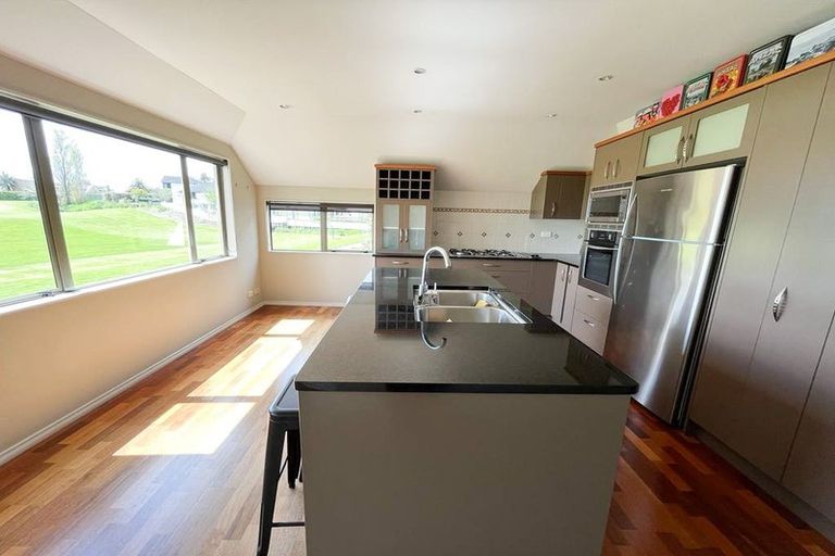 Photo of property in 60 Grammar School Road, Pakuranga, Auckland, 2010