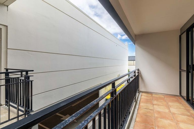 Photo of property in West Fitzroy, 2a/66 Armagh Street, Christchurch Central, Christchurch, 8013